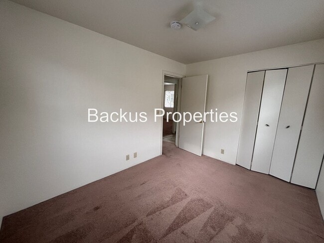 Building Photo - Darling two bedroom home in Monterey