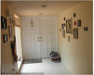 Building Photo - 5708 Mulberry Dr