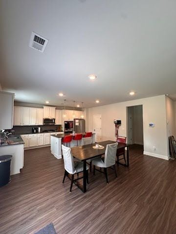 Building Photo - 205 Birdie Cir