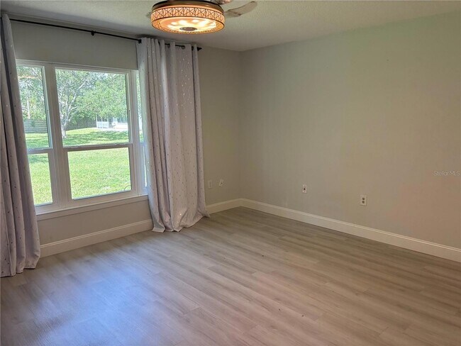 Building Photo - 996 N Beneva Rd