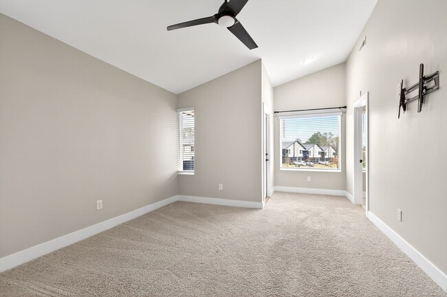 Building Photo - Modern 3BR Townhome in Millbank Village!