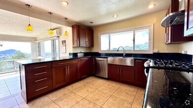 Building Photo - Available NOW - 3 Bedroom, 2 Bath, with a ...
