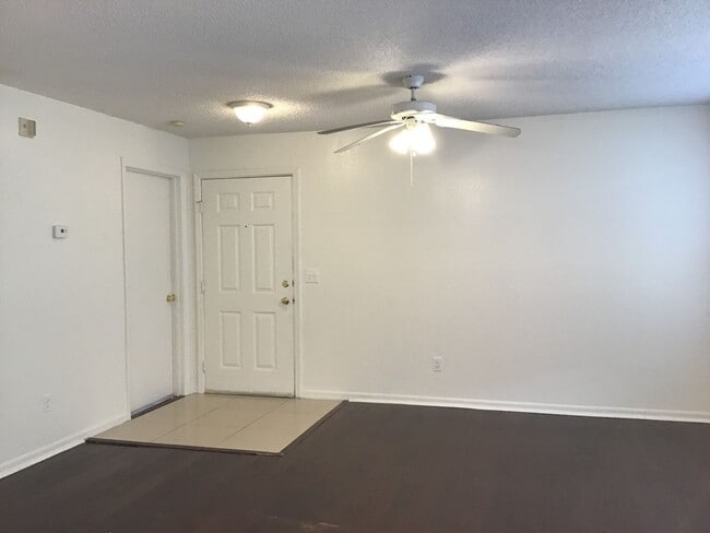 Building Photo - 1017 S Hiawassee Rd