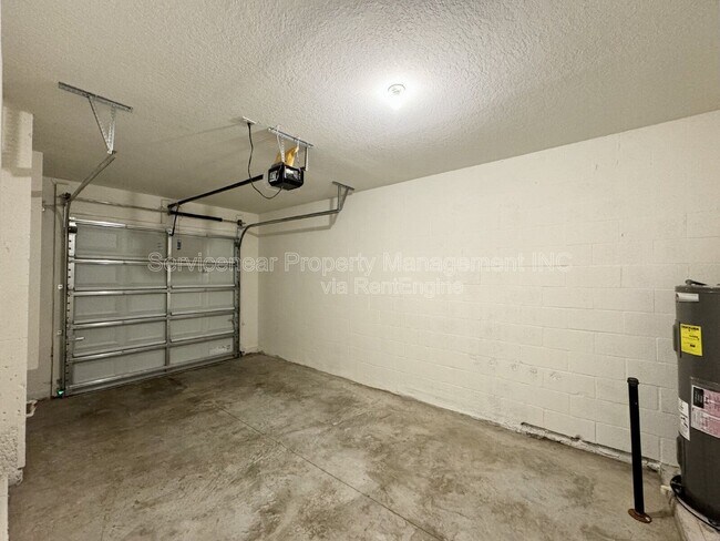 Building Photo - 33031 Tulip Petal Ln