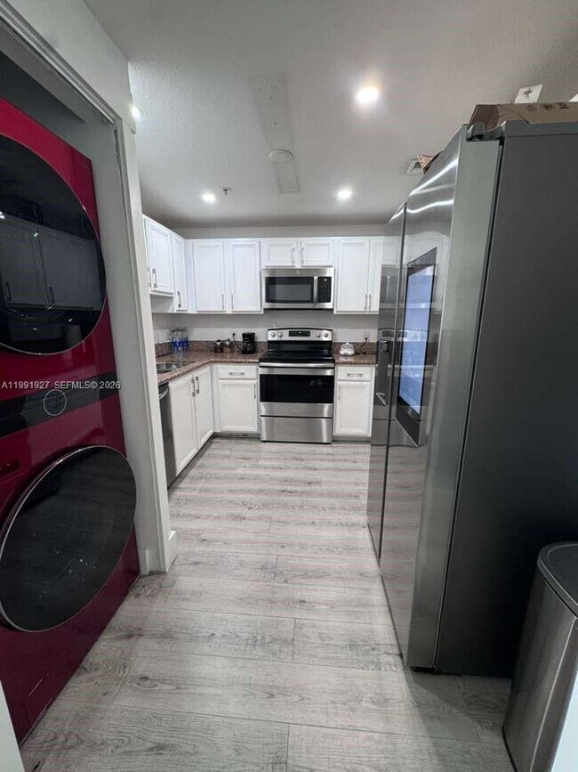 Building Photo - 5271 SW 8th St