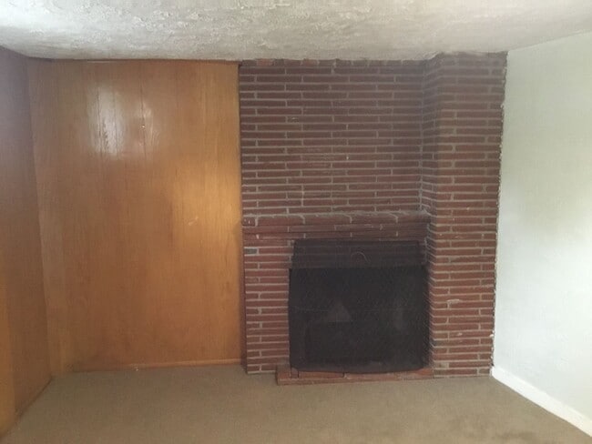 Building Photo - UNIVERSITY MID CENTURY