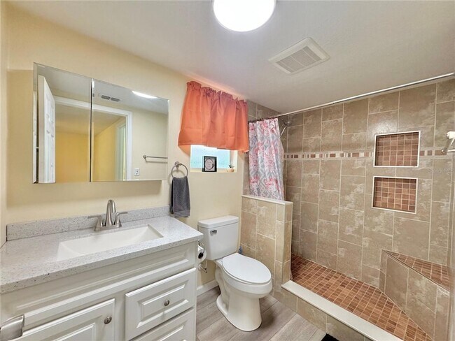 Building Photo - 126 Flamingo Dr
