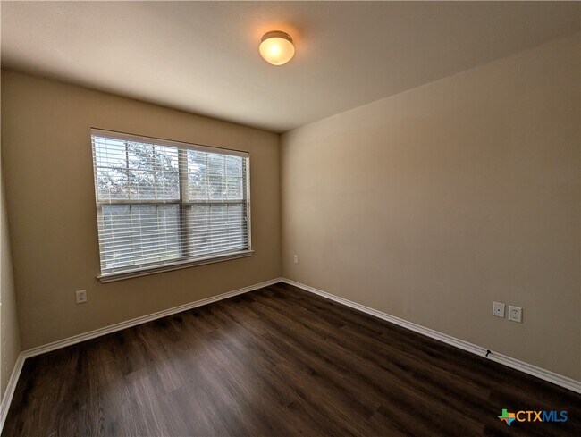 Building Photo - 957 Brown Rock Dr