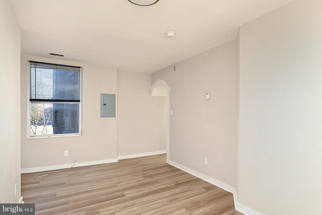 Building Photo - 2207 Callow Ave