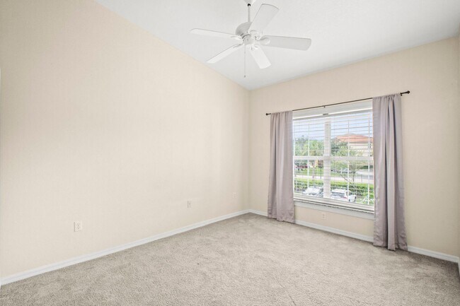 Building Photo - Fully renovated 2 bedrooms 2 baths Condo i...