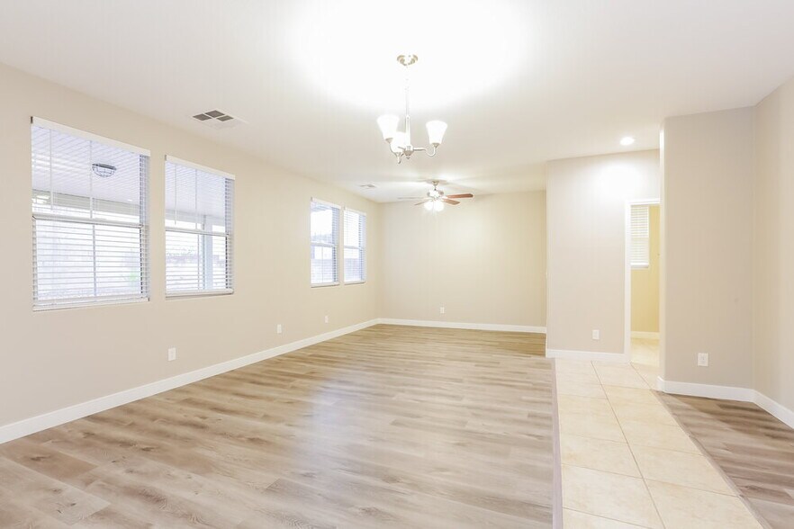 Building Photo - 7333 Caballo Range Ave