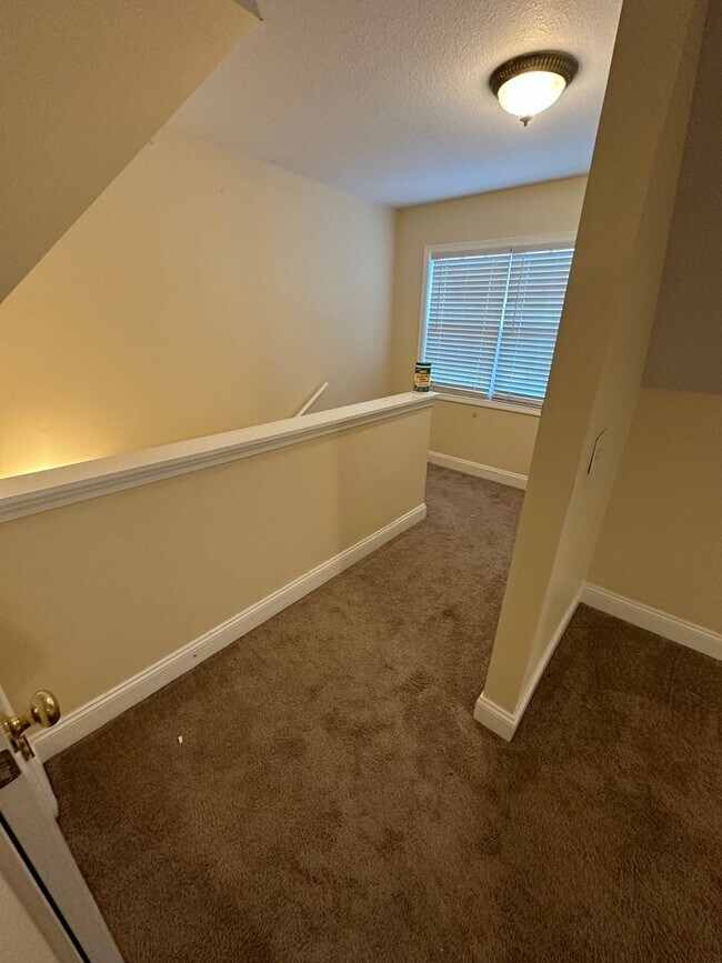 Building Photo - 789 Spence Dr