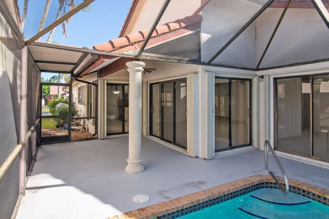 Building Photo - 7842 Villa Nova Dr N