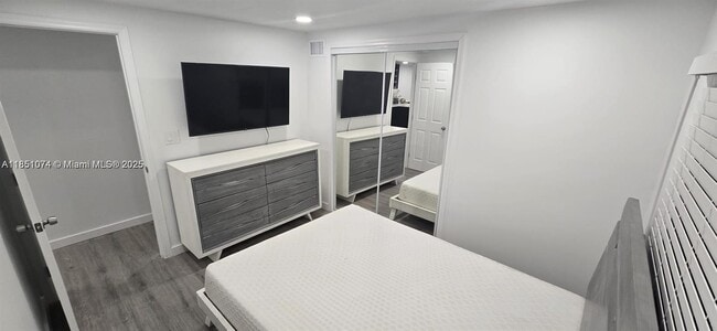 Building Photo - 5310 23