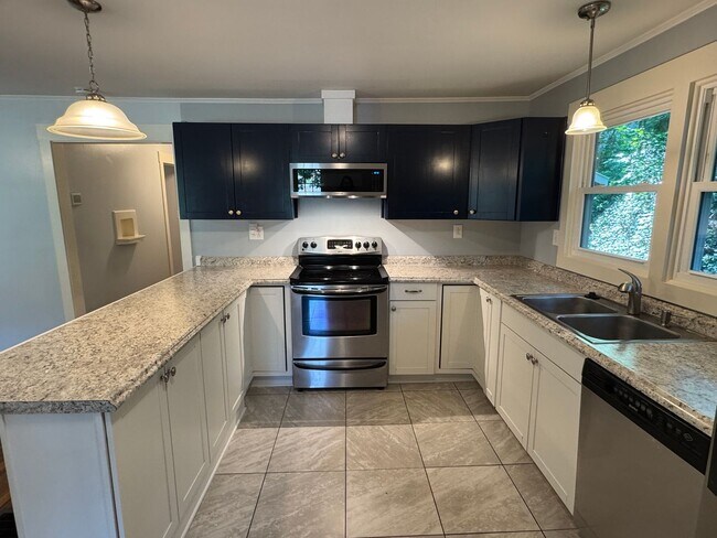 Building Photo - Historic Shiloh - One Level, Three Bedroom Home