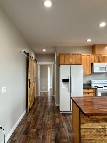 Building Photo - 151 Equestrian Ln