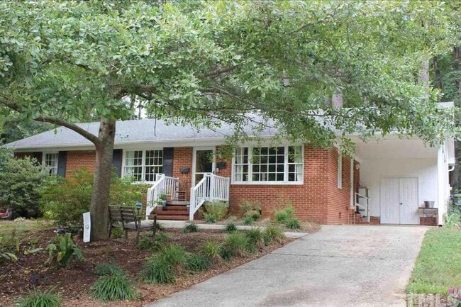 Building Photo - 904 Chatham Lane