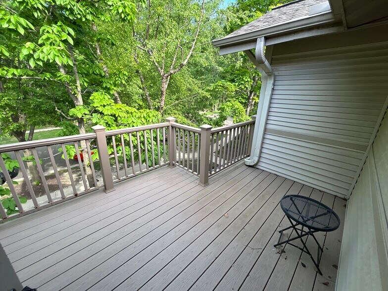 Outdoor balcony connected to master bedroom - 54 Wood Brook Way
