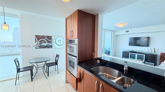 Building Photo - 19400 Turnberry Way