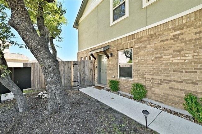 Building Photo - 12813 Leatherback Ln