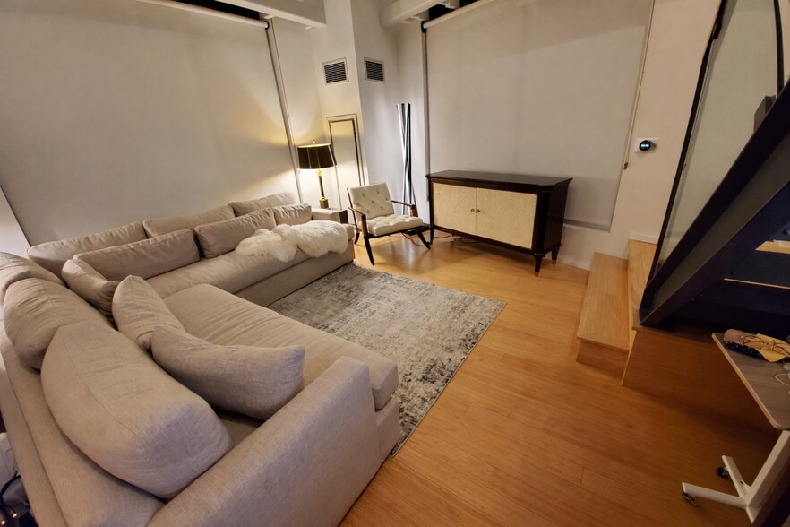 Building Photo - 1 Earhart St