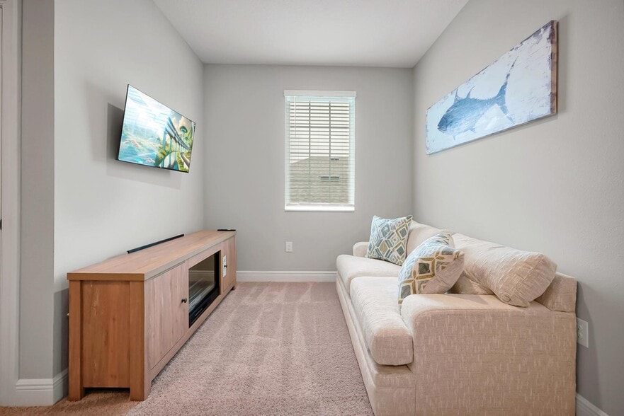 Building Photo - 7692 Somersworth Dr