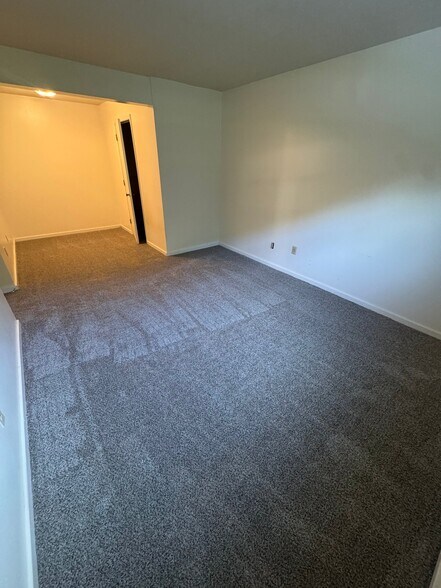 Building Photo - 4920 Lancaster Ave