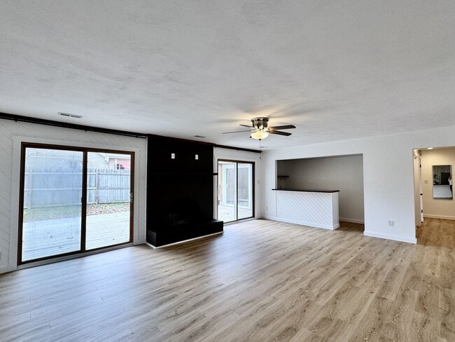 Building Photo - READY NOW!! 4-Bedroom Home in Lake Trant w/Attached Garage! Pet Friendly!