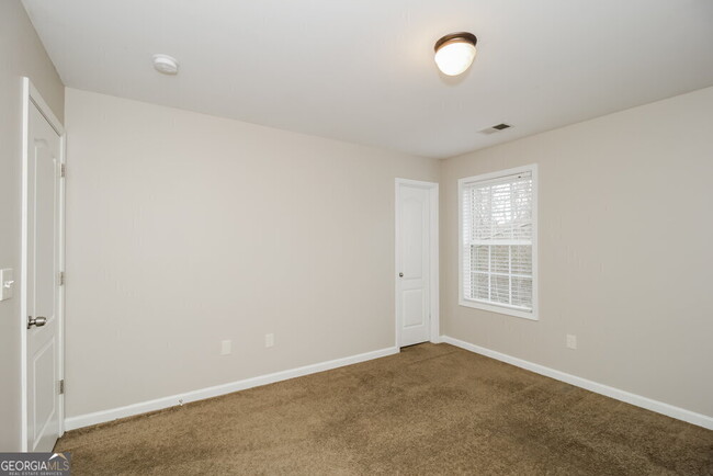Building Photo - 1025 Franklin Ct