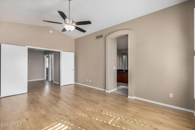 Building Photo - 4334 E Anderson Dr