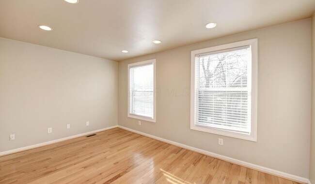 Building Photo - 746 Beech St