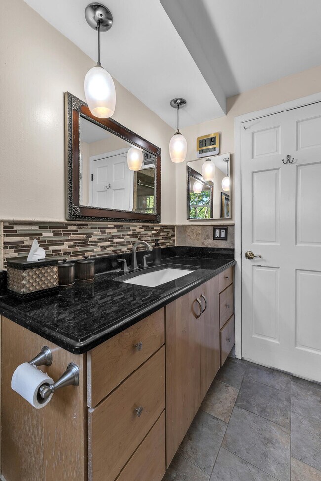 Building Photo - 5555 Patterson Dr