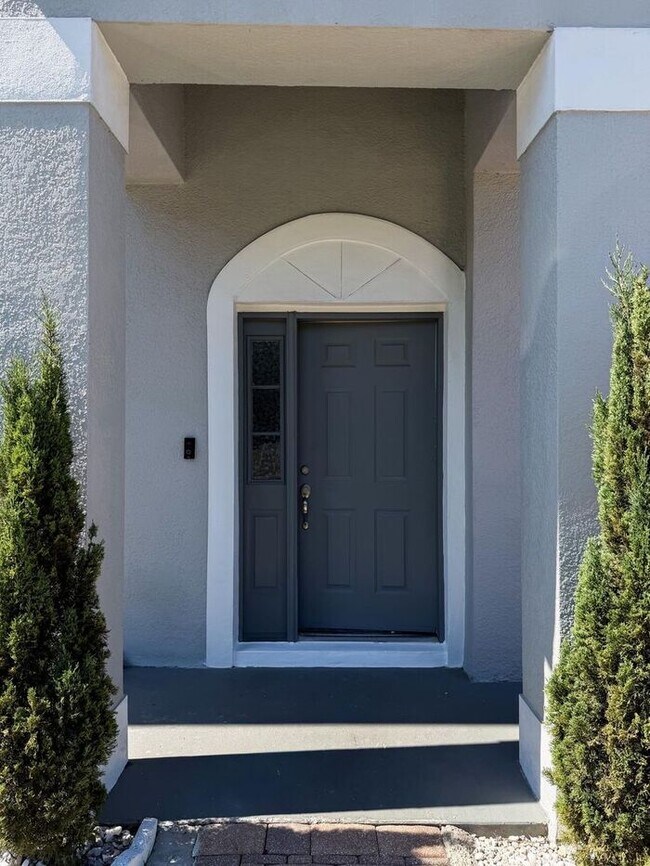 Building Photo - Beautifully Updated 3-Bedroom Townhouse in Kissimmee – Gated Community with Pool