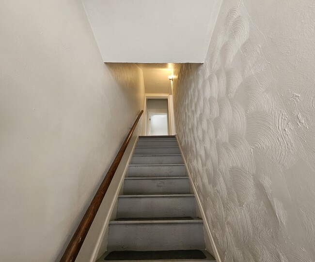 Building Photo - 837 Stanton Ave