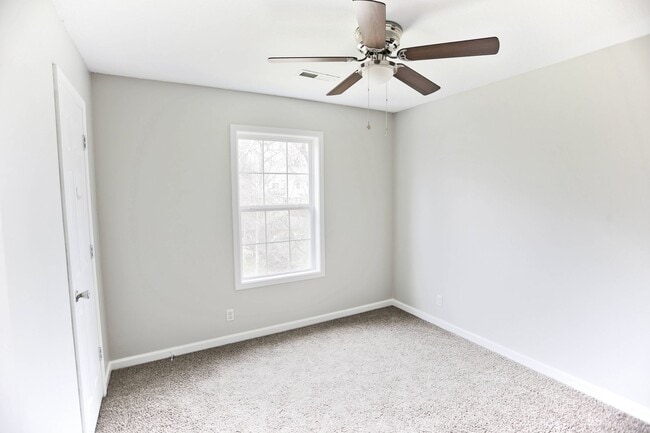 Building Photo - 3137 Little Grove Ln