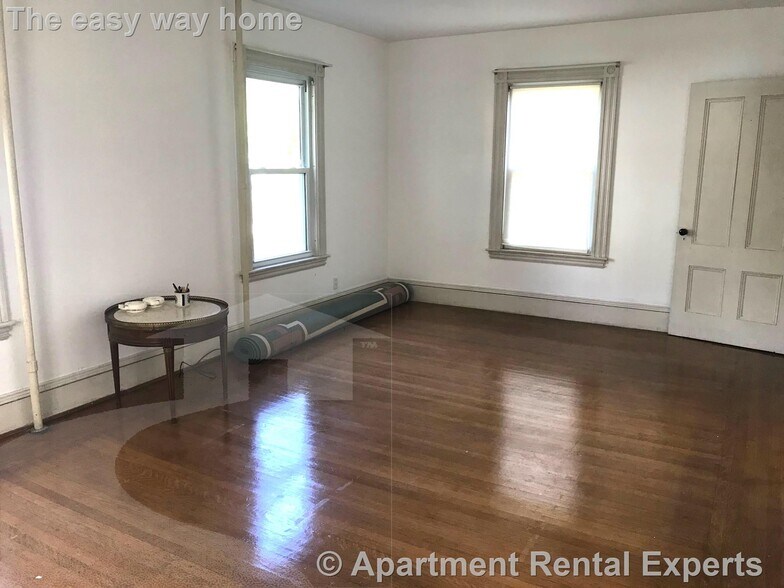 Building Photo - 80 Curtis St