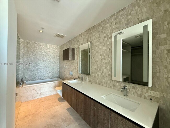 Building Photo - 88 SW 7th St