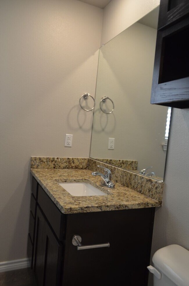 Building Photo - 1713 Castroville Trl