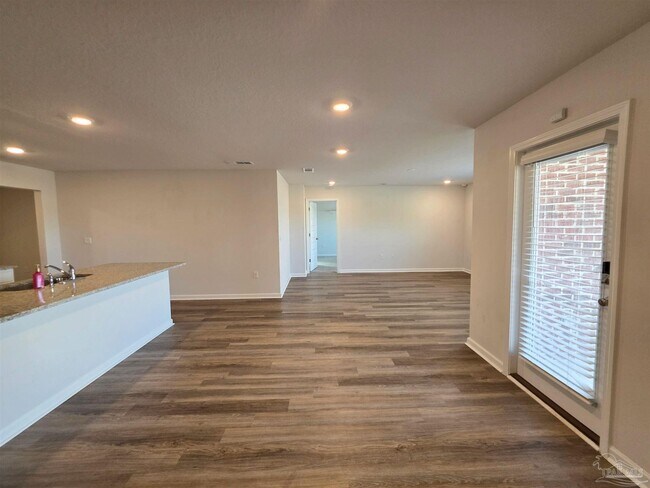 Building Photo - 5581 Silverbell Dr