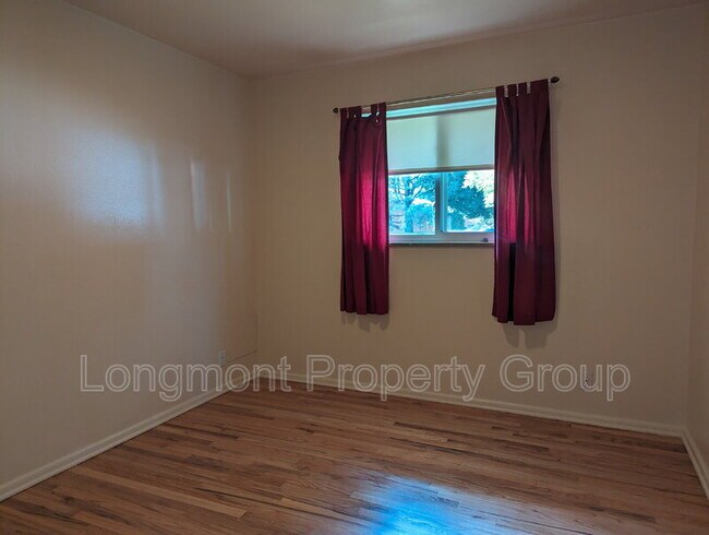 Building Photo - 3205 Moorhead Ave