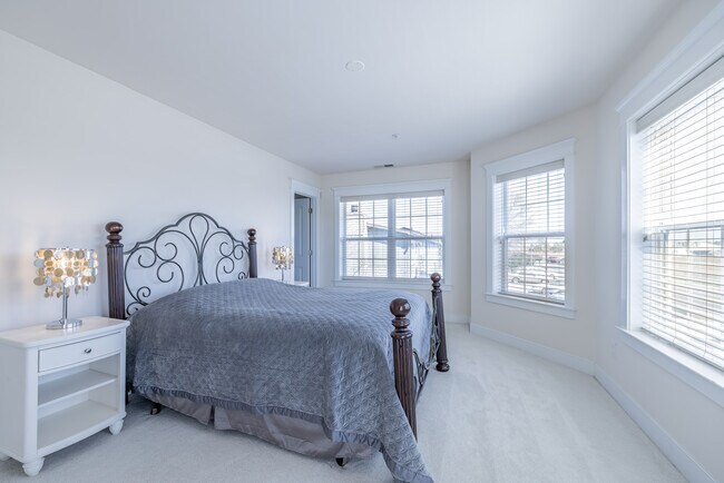 Building Photo - 101 Swan Cove Ln