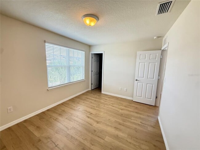 Building Photo - 9154 Hillcroft Dr