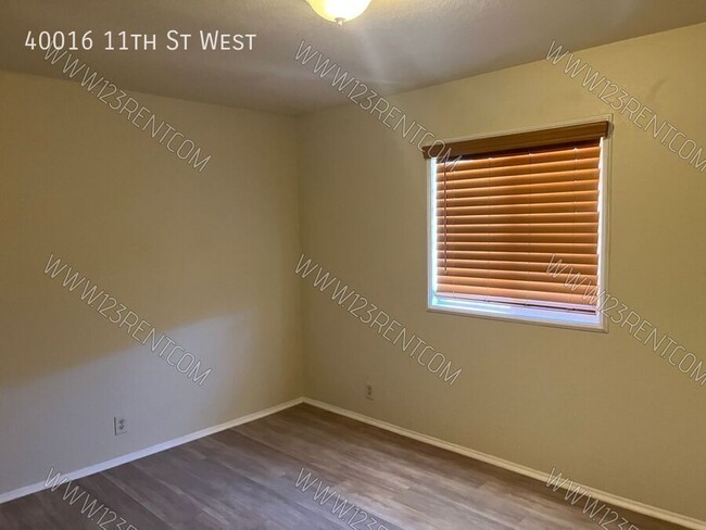 Building Photo - 40016 11th St W