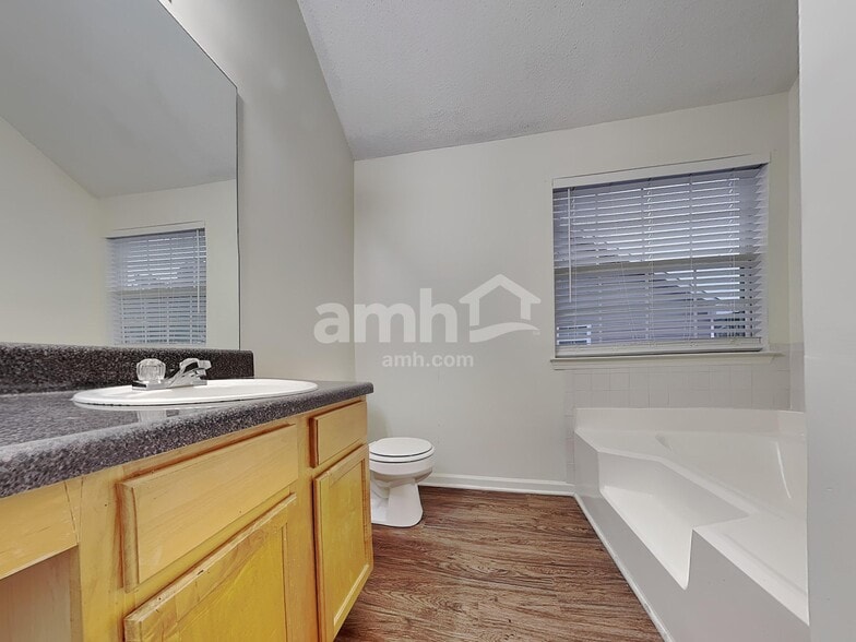 Building Photo - 148 Ventura Trl