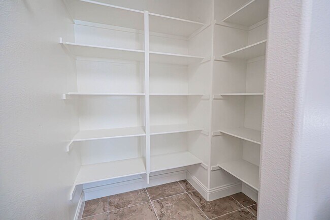 Building Photo - Beautiful 4-Bedroom Home with Solar and EV Charger in West Hills, Valencia!