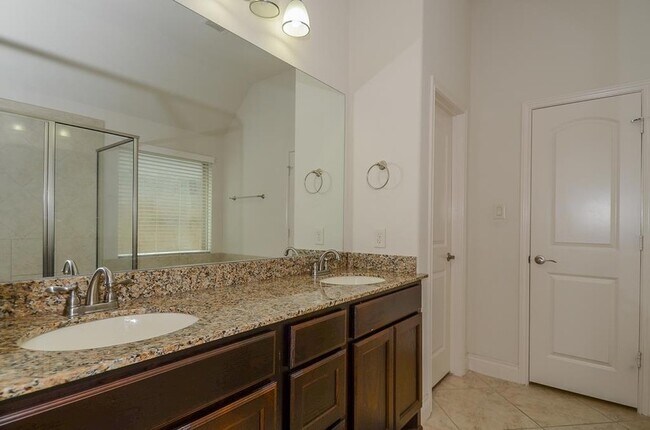 Building Photo - 4307 Fenetre Forest St