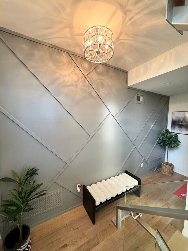 Building Photo - 4732 Mercier St