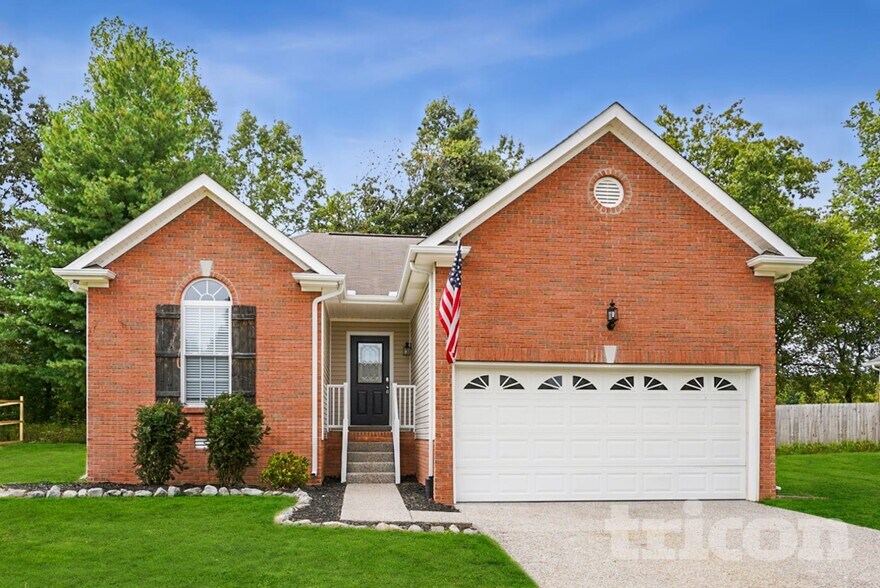 Primary Photo - 121 Willowleaf Ln