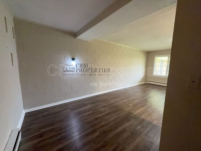 Building Photo - 6134 Hillside Ave