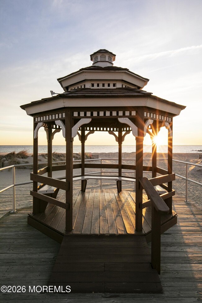 Building Photo - 500 Evergreen Ave